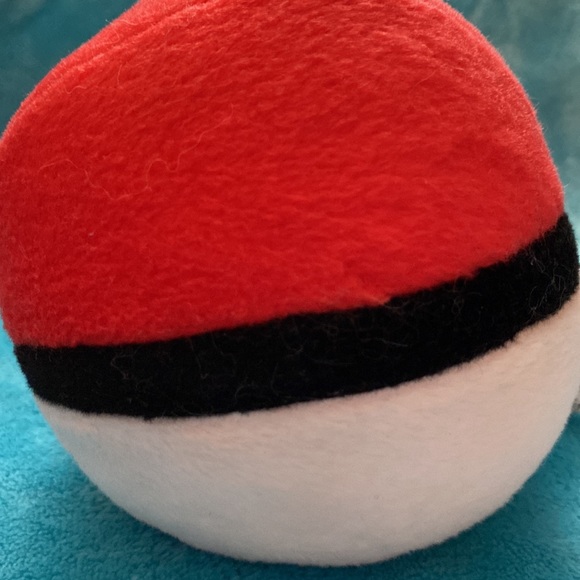 💕 Preloved Set Of 3 Pokémon Balls 🔴⚪️🔵 - Picture 13 of 16